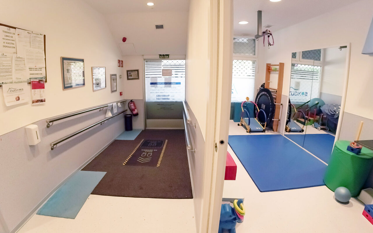 Aula de psicomotricidad y box de fisioterapia